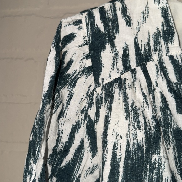 Evereve shirt NEW emerald green and cream wrap top with tie front medium lined - Picture 5 of 7